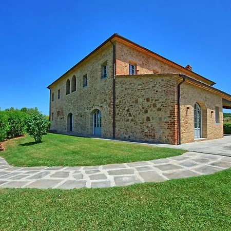 Sleeps 4 Air Con *