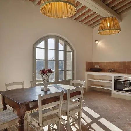 Sleeps 4 Air Con