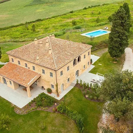 Sleeps 4 Air Con Apartment Castelfalfi