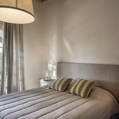 Sleeps 4 Air Con *