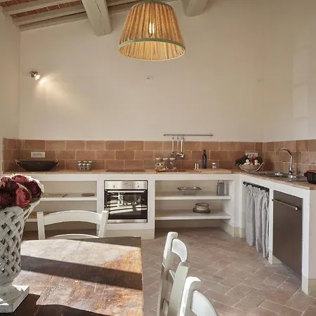 Sleeps 4 Air Con